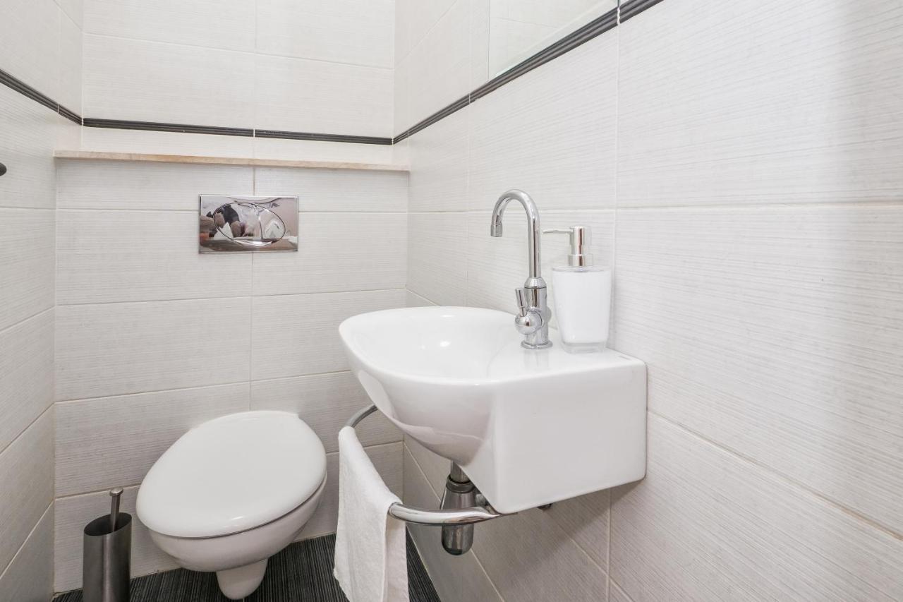3-Bedroom Sea View Apartment - Balcony, Elevator - Spinut, Split Apartment