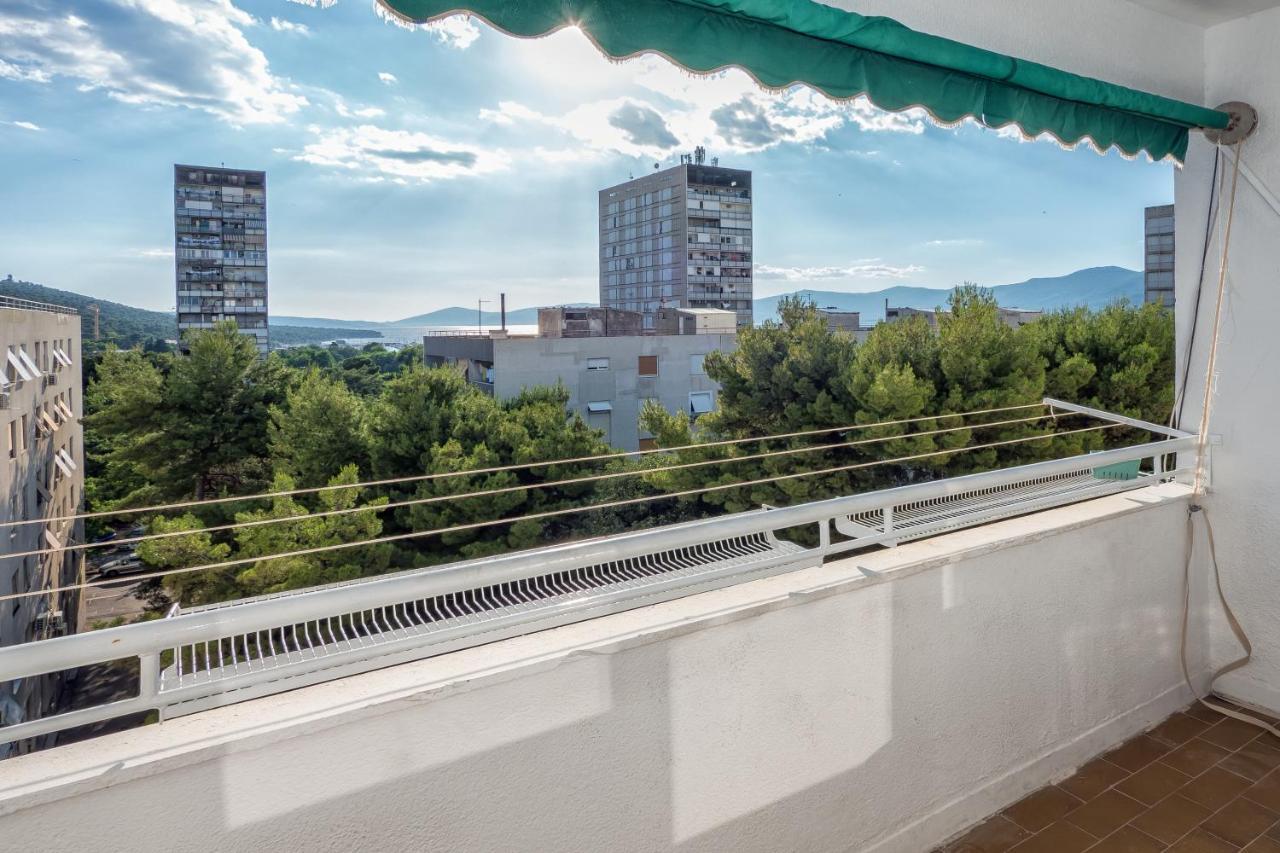 Apartment 3-Bedroom Sea View Apartment - Balcony, Elevator - Spinut, Split Split