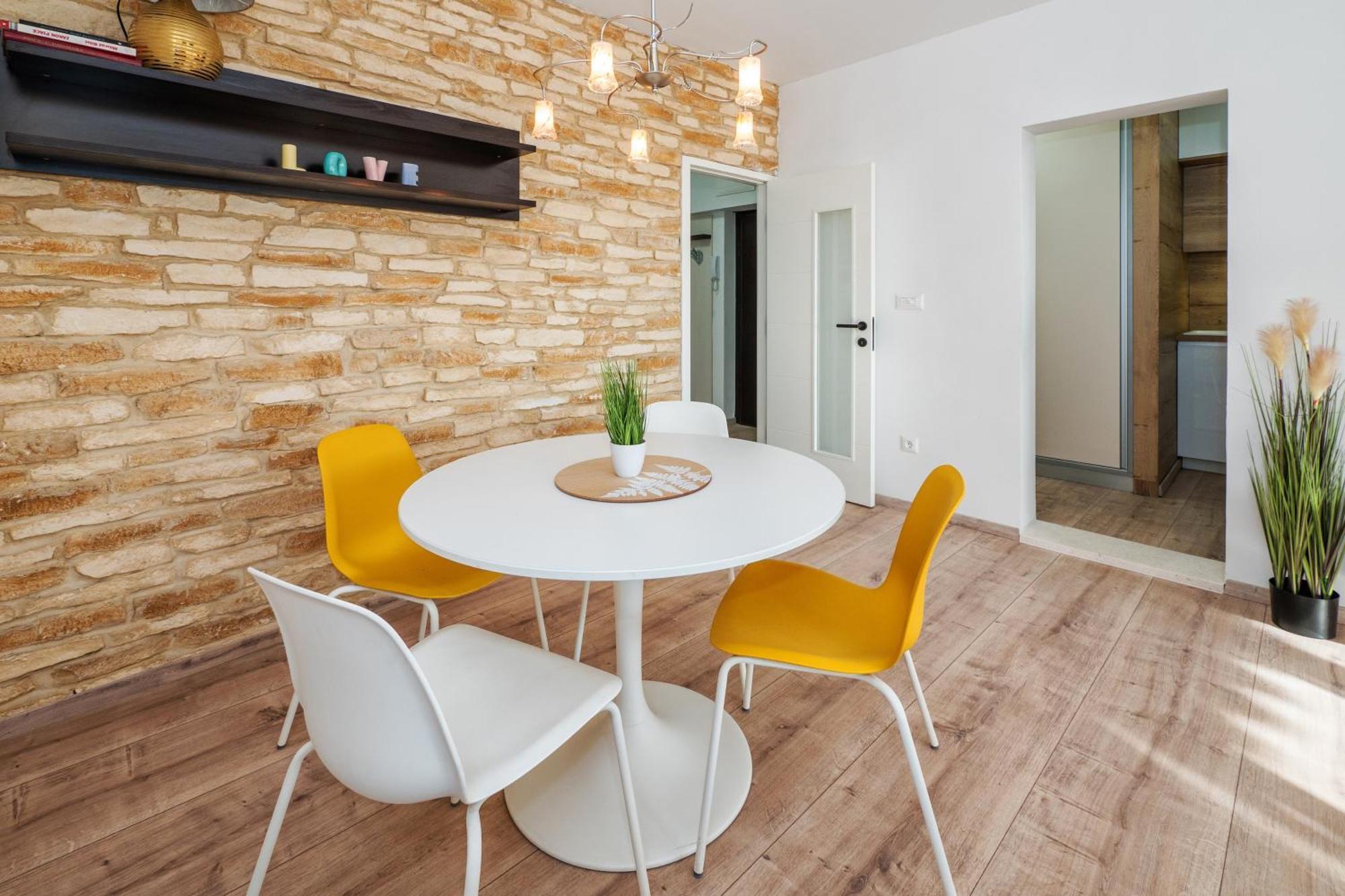3-Bedroom Sea View Apartment - Balcony, Elevator - Spinut, Split Split