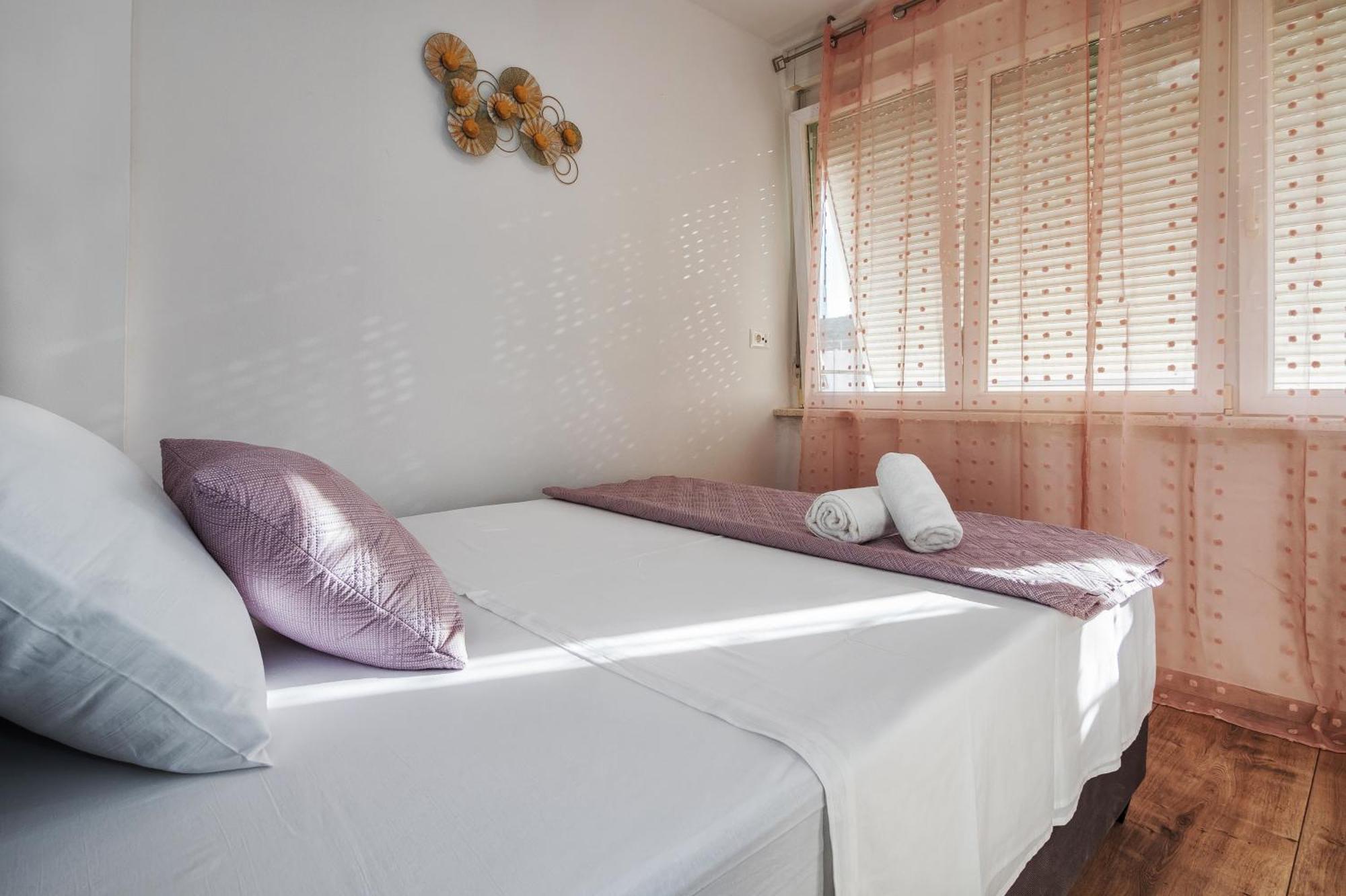 3-Bedroom Sea View Apartment - Balcony, Elevator - Spinut, Split Apartment